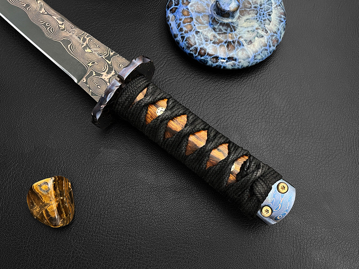 Arufoto Omaga Tanto Series | Dawson Select Tigermai Steel | Ironwood | Anodized Tsuba