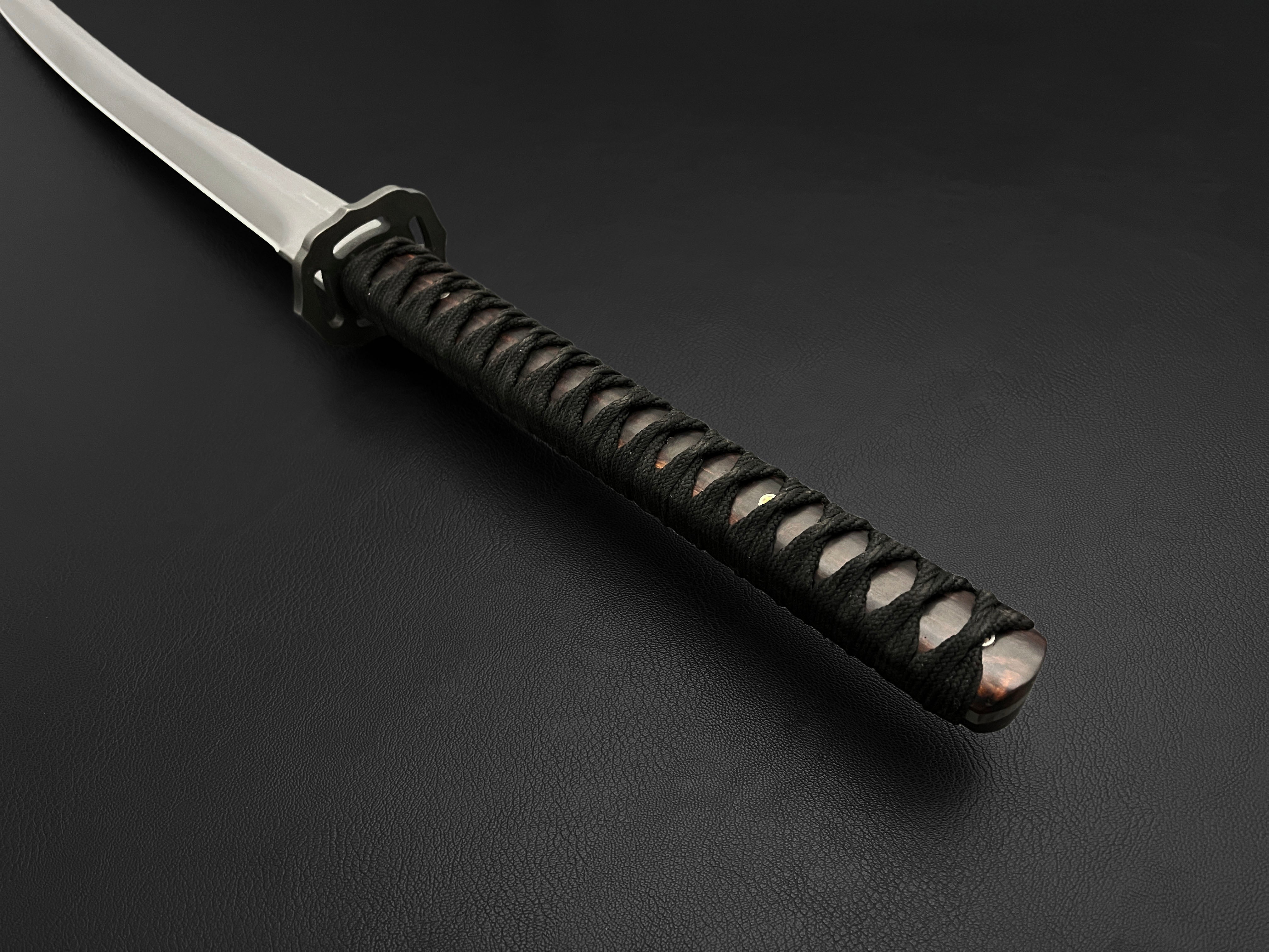 Tokugawa | 20" Dawson Select Japanese Katana | Hamon | Arizona Ironwood