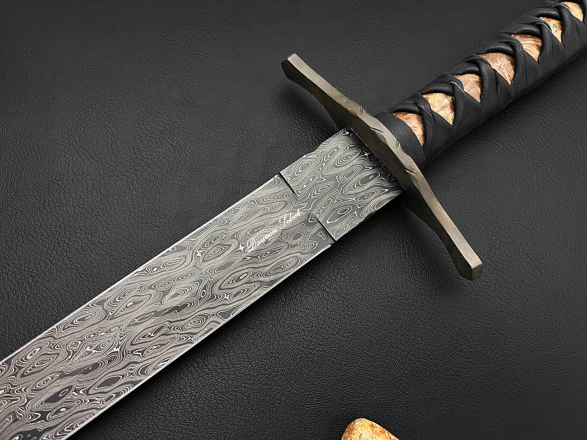 22" Crusader | European Style Sword | Dawson Select Steel | Maplewood