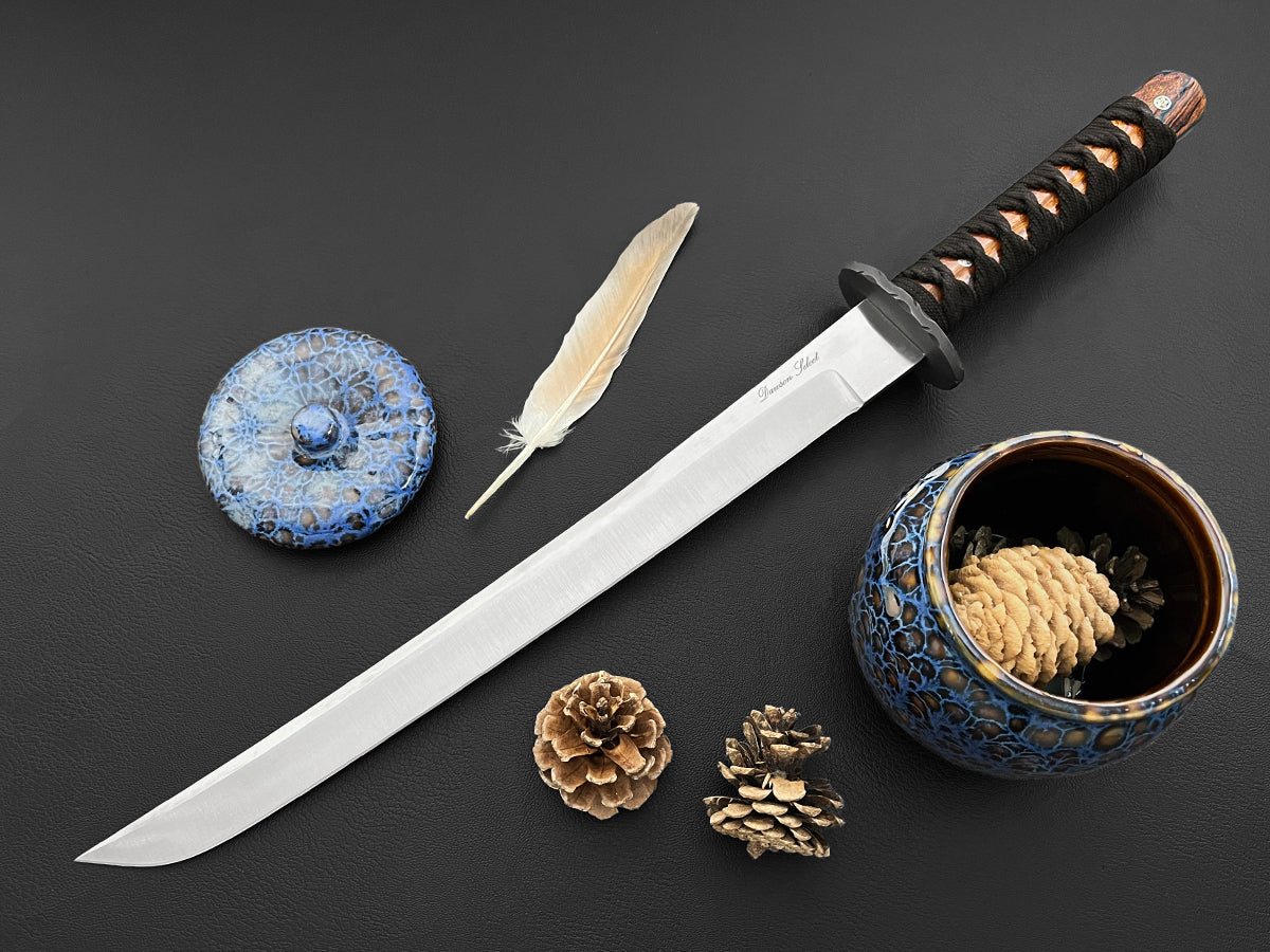 Seeker | Japanese Style Tanto | CPM-3V Steel | Arizona Ironwood | Satin Blade Finish
